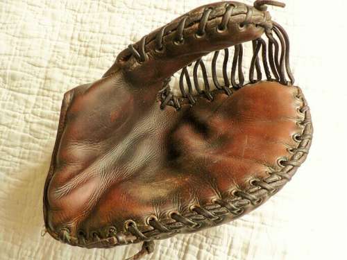 George Sisler Rawlings GS Front